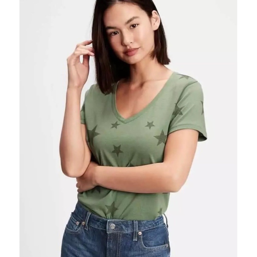 Gap Women's Size XL Favorite Fit Green Star Print V Neck Short Sleeve Tee NWT